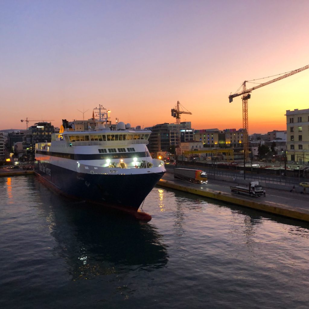 Piraeus Port Ferries potsandplanes.com