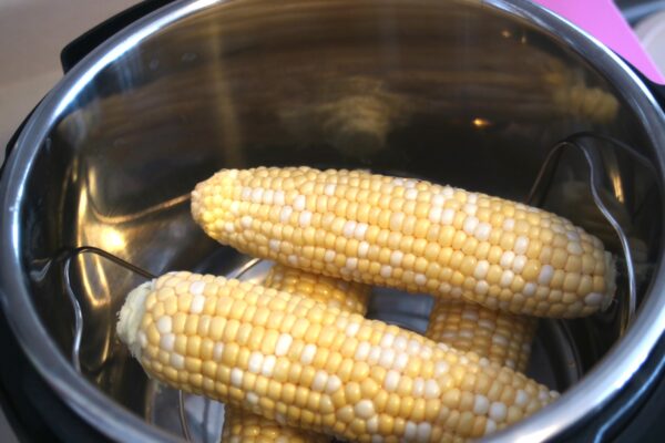 How To Cook Corn On The Cob In The Instant Pot - Pots + Planes