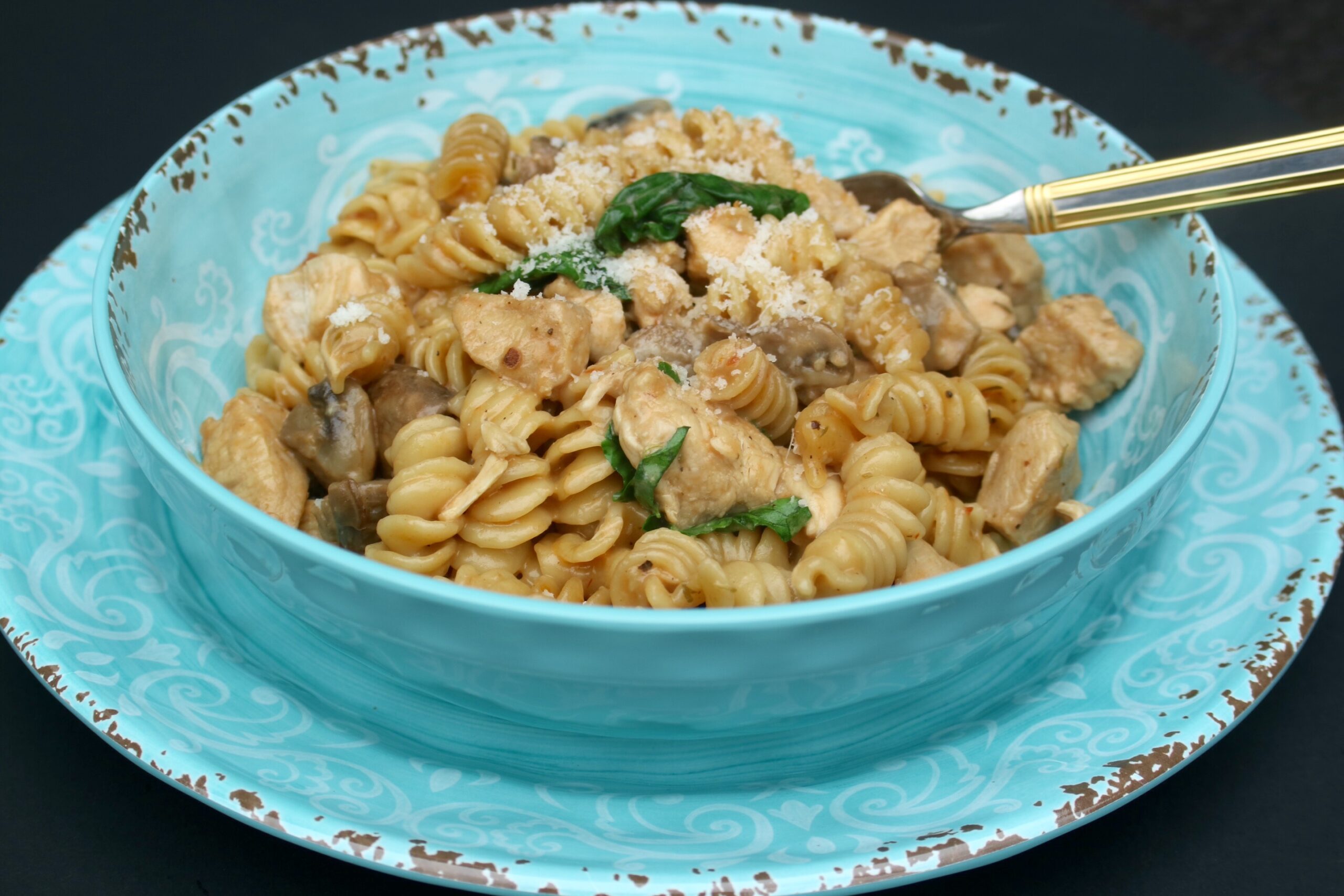 Instan Pot Tuscan Chicken Pasta potsandplanes.com