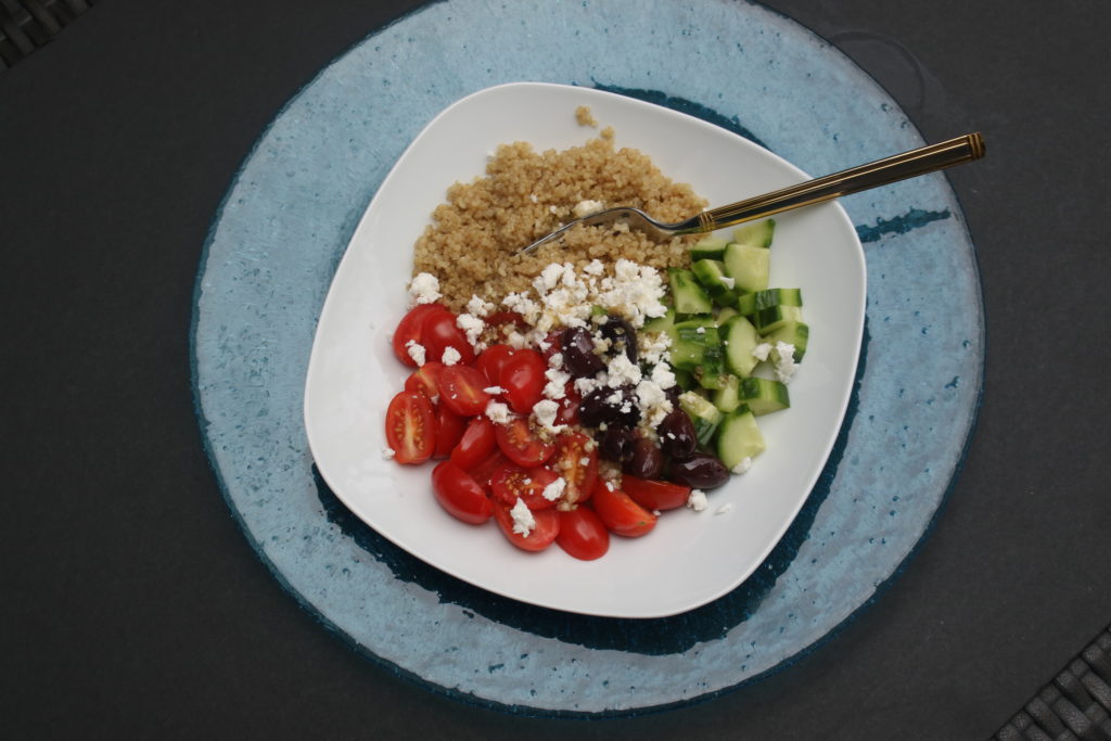 Quinoa Greek Salad potsandplanes.com