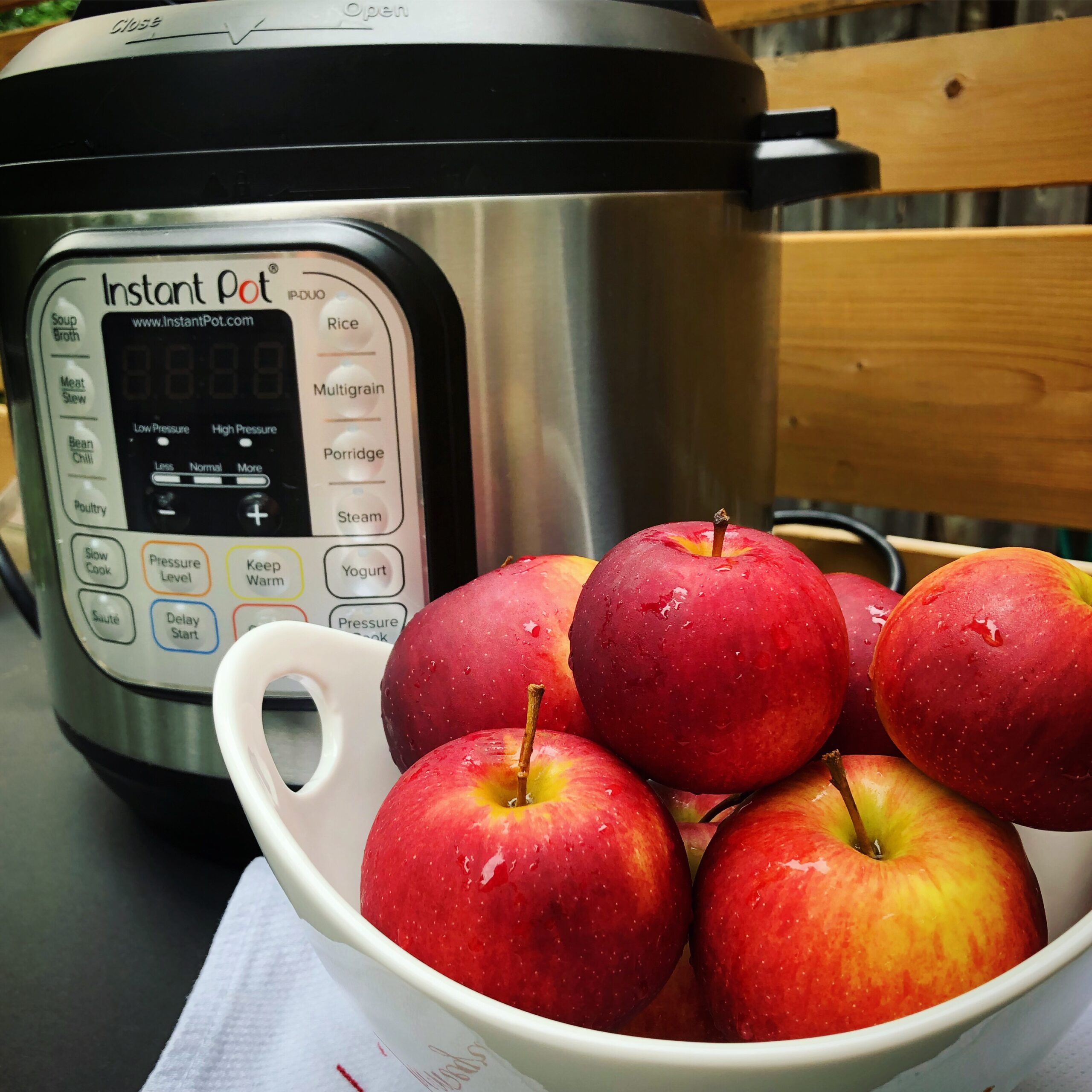 Stewed apples best sale instant pot