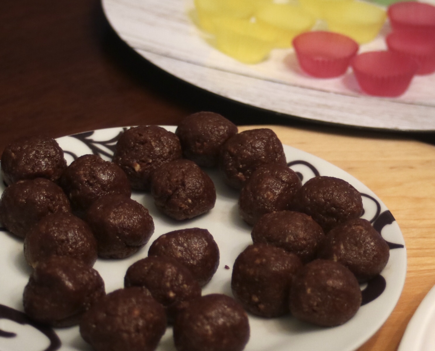 easy nutella rum balls potsandplanes.com