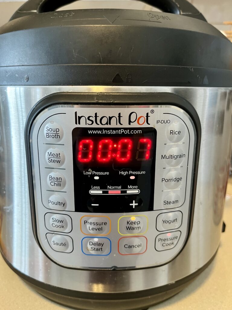Instant Pot Chicken Fajitas potsandplanes.com