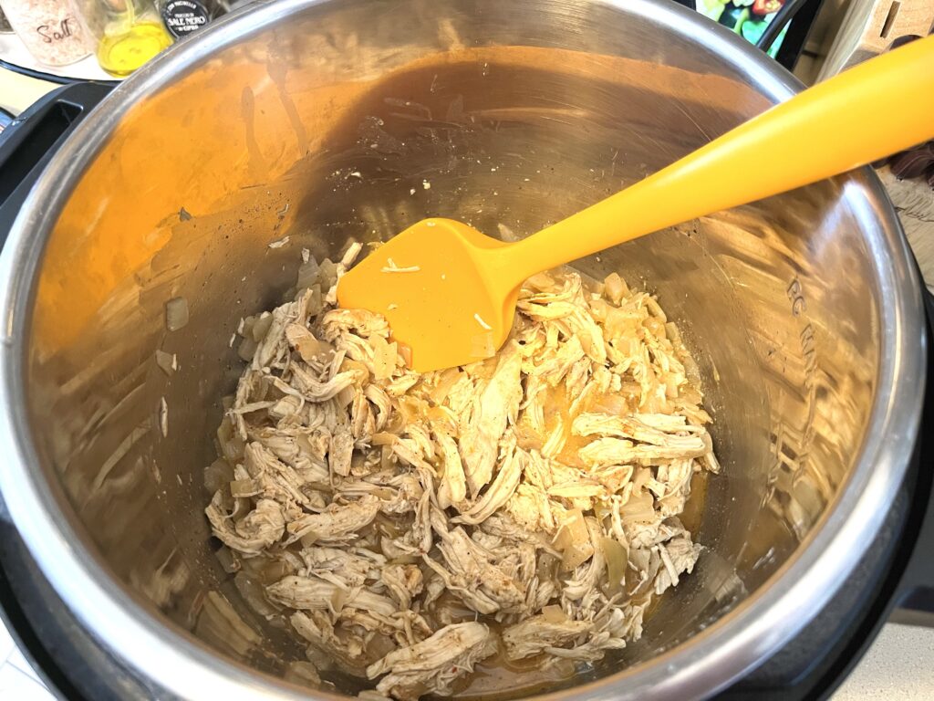 Instant Pot Chicken Fajitas potsandplanes.com