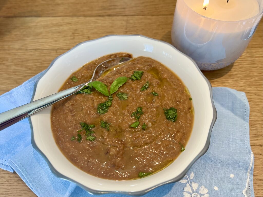 Spiced Lemon Lentil Soup www.potsandplanes.com
