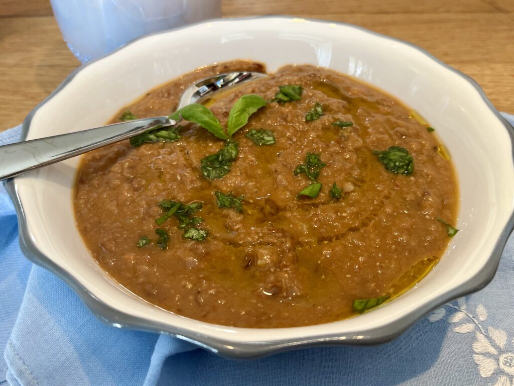 Spiced Lemon Lentil Soup www.potsandplanes.com