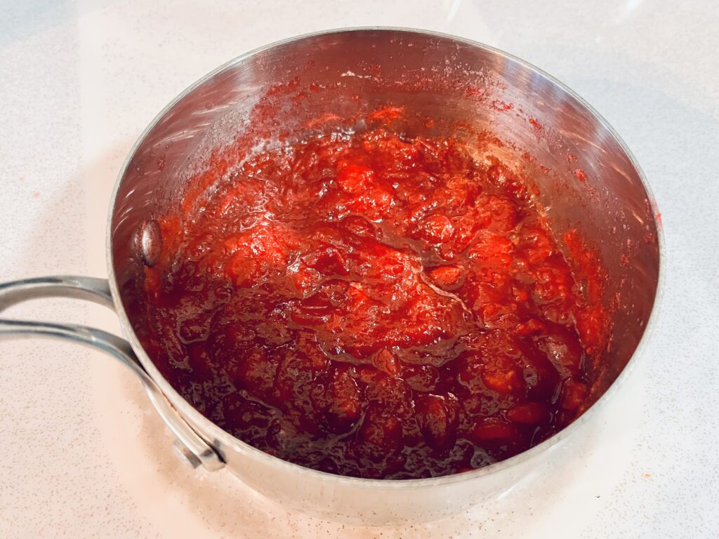 Maple + Spiced Rum Cranberry Sauce Potsandplanes.com